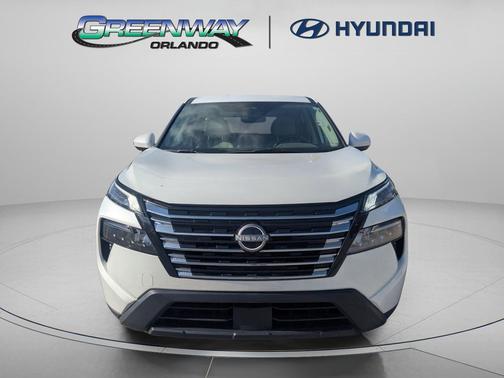 Everest White Pearl 2025 Nissan Rogue SV