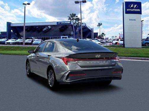 2026 Hyundai ELANTRA HEV SEL Sport