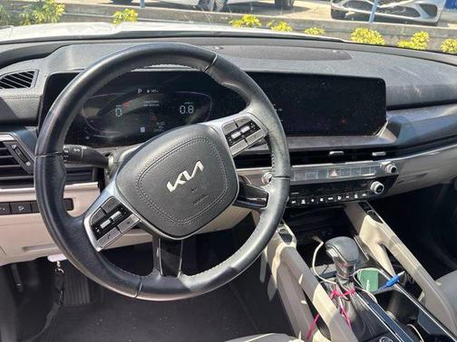 Glacial White Pearl 2024 Kia Telluride S