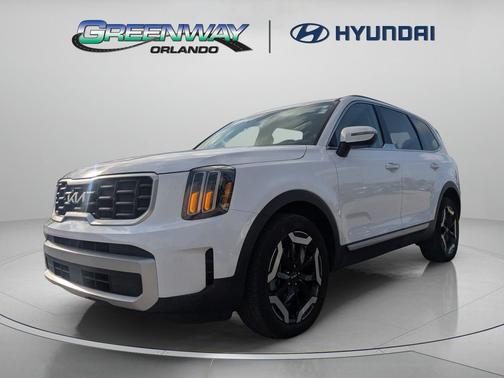 Glacial White Pearl 2024 Kia Telluride S