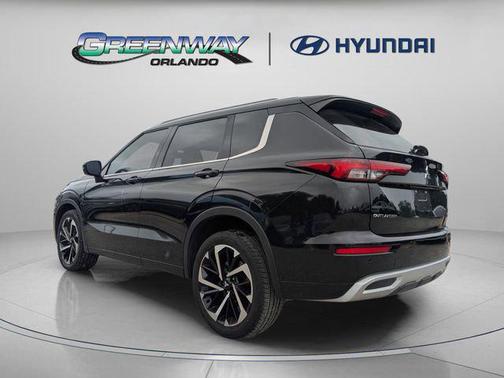 Black Diamond 2023 Mitsubishi Outlander SEL 2.5 2WD