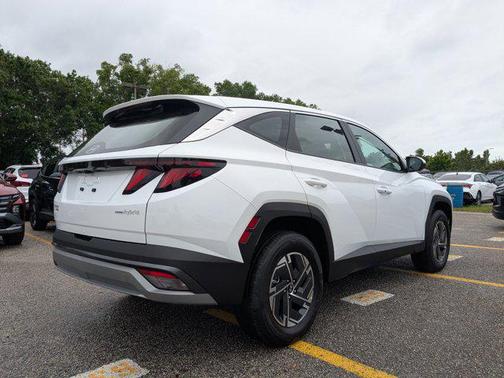Creamy White Pearl 2026 Hyundai TUCSON Hybrid Blue SE