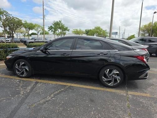 2024 Hyundai ELANTRA HEV Limited