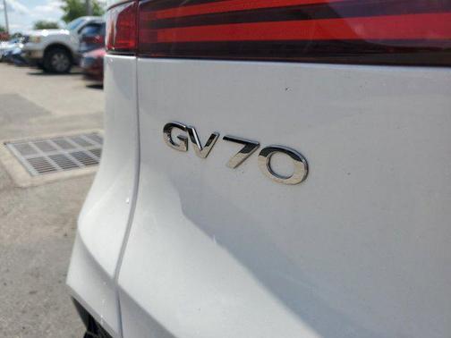 2025 Genesis GV70 2.5T