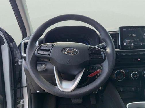 2023 Hyundai VENUE SE