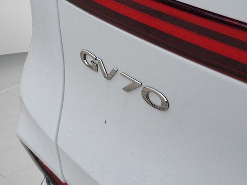 2026 Genesis GV70 2.5T