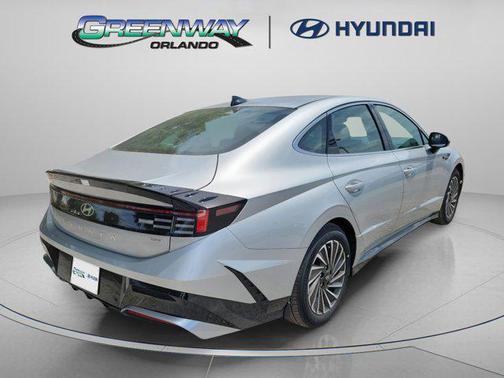 2025 Hyundai SONATA Hybrid SE