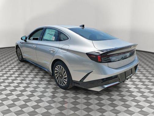 2025 Hyundai SONATA Hybrid SE