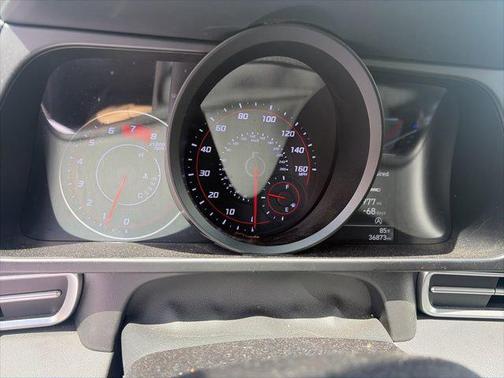 Shimmering Silver Pearl 2023 Hyundai ELANTRA SE