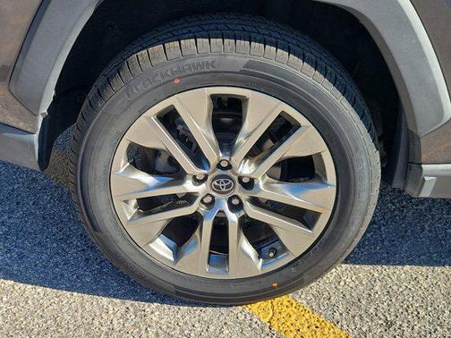 Magnetic Gray Metallic 2019 Toyota RAV4 XLE Premium