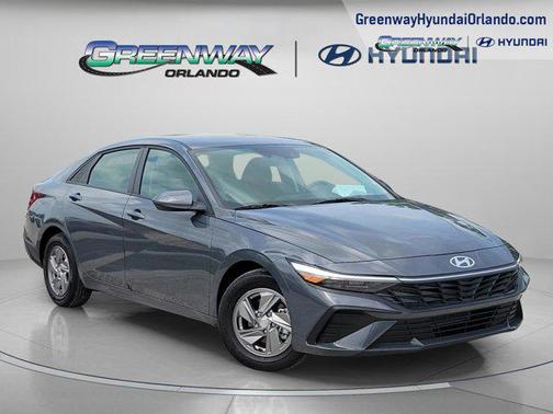 2025 Hyundai ELANTRA SE