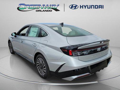 2025 Hyundai SONATA Hybrid SE