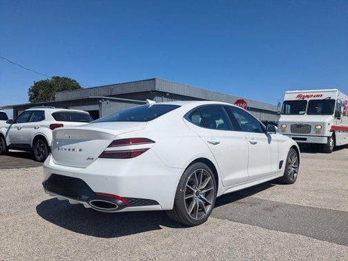 Uyuni White 2026 Genesis G70 2.5T AWD Prestige