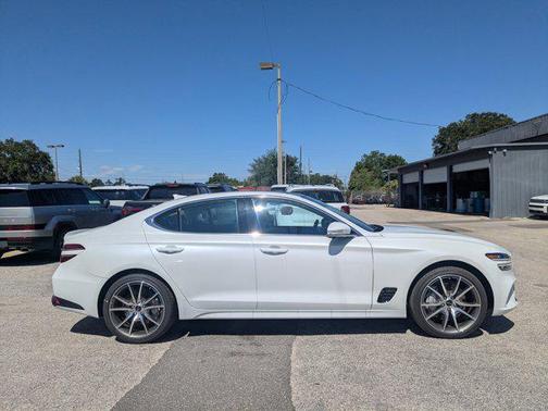Uyuni White 2026 Genesis G70 2.5T AWD Prestige