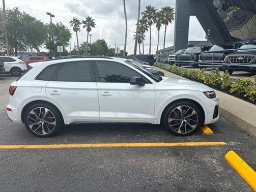 Glacier White Metallic 2021 Audi SQ5 3.0T Prestige