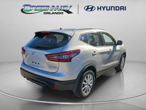 2022 Nissan Rogue Sport SV