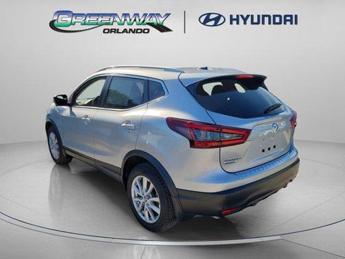 2022 Nissan Rogue Sport SV