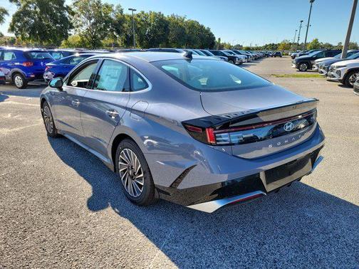 2025 Hyundai SONATA Hybrid SE