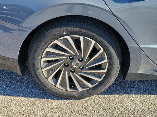 2025 Hyundai SONATA Hybrid SE