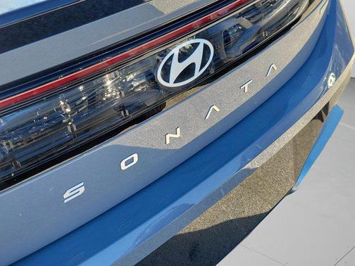 2025 Hyundai SONATA Hybrid SE