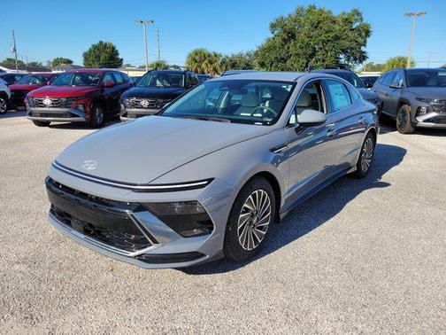 2025 Hyundai SONATA Hybrid SE