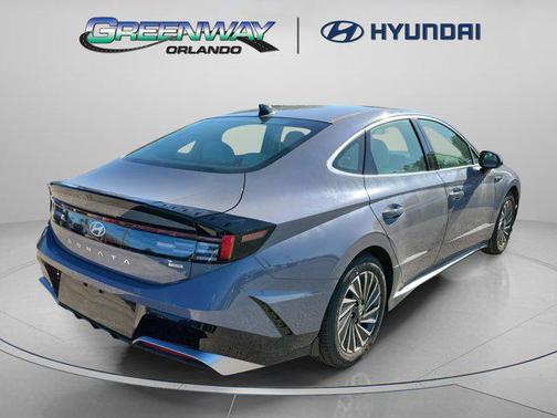 2025 Hyundai SONATA Hybrid SE