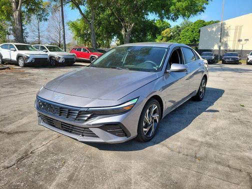 Fluid Metal 2026 Hyundai ELANTRA Limited