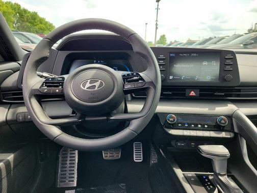 2025 Hyundai ELANTRA Sport