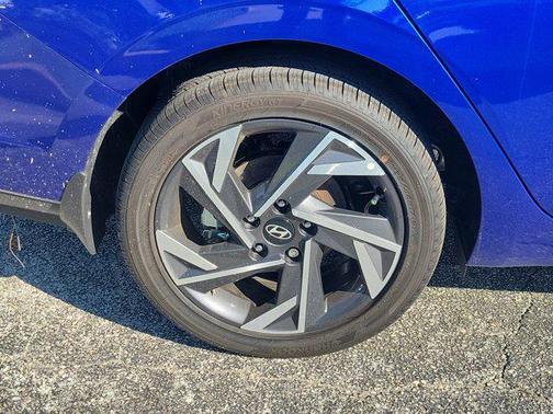 2025 Hyundai ELANTRA HEV SEL Sport