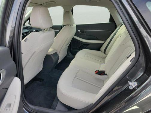 2025 Hyundai SONATA SE