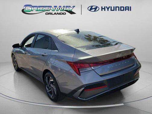 2025 Hyundai ELANTRA SEL