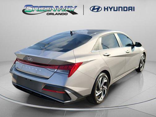 2025 Hyundai ELANTRA SEL