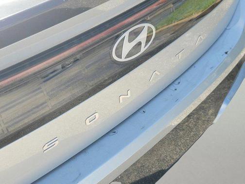 2025 Hyundai SONATA Hybrid SE