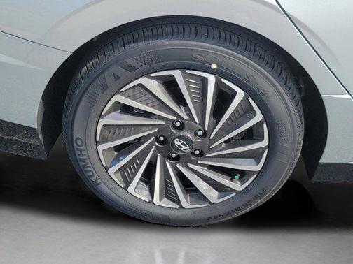 2025 Hyundai SONATA Hybrid SE