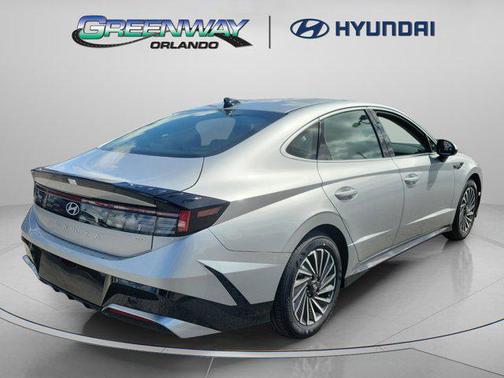2025 Hyundai SONATA Hybrid SE