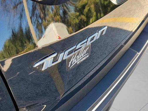 2023 Hyundai TUCSON SE