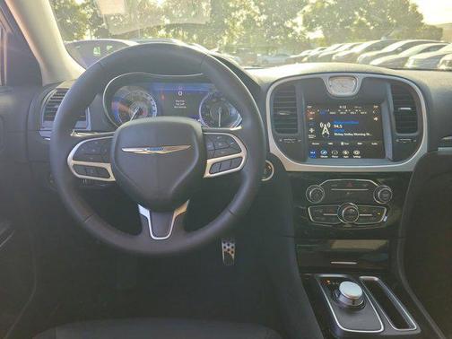 2023 Chrysler 300 Touring