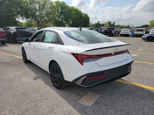 2026 Hyundai ELANTRA HEV SEL Sport