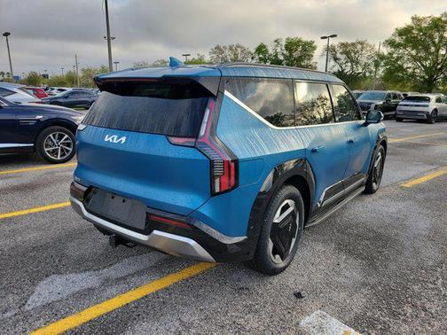 2024 Kia EV9 Land