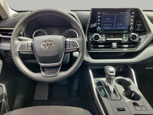 2022 Toyota Highlander L