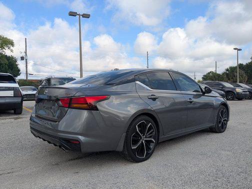 Gun Metallic 2024 Nissan Altima SR FWD