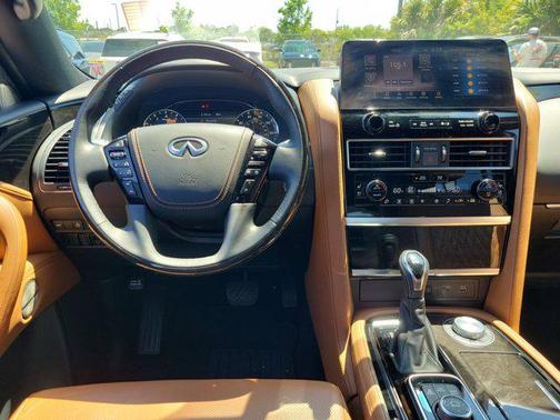 2024 INFINITI QX80 SENSORY AWD
