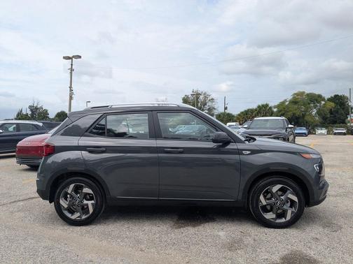 Ecotronic Gray w/Black Roof 2026 Hyundai VENUE SEL w/Two-Tone Roof