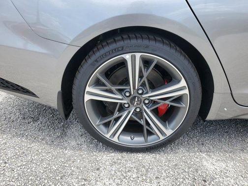 2025 Genesis G70 3.3T RWD Sport Advanced