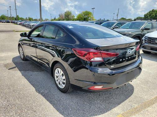 2020 Hyundai ELANTRA SE