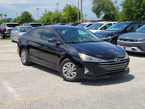 2020 Hyundai ELANTRA SE