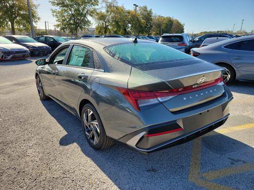 2026 Hyundai ELANTRA HEV Limited