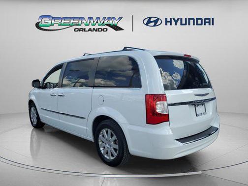 2016 Chrysler Town & Country Touring