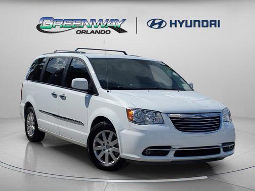 2016 Chrysler Town & Country Touring
