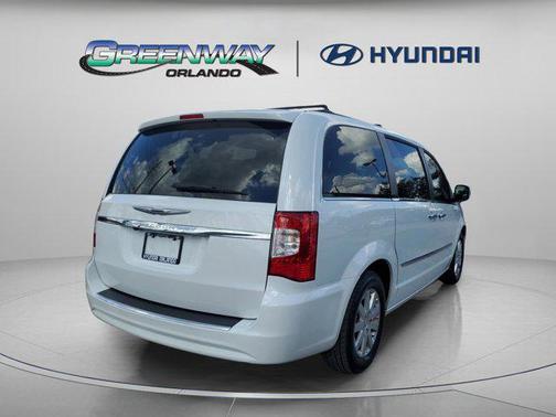 2016 Chrysler Town & Country Touring